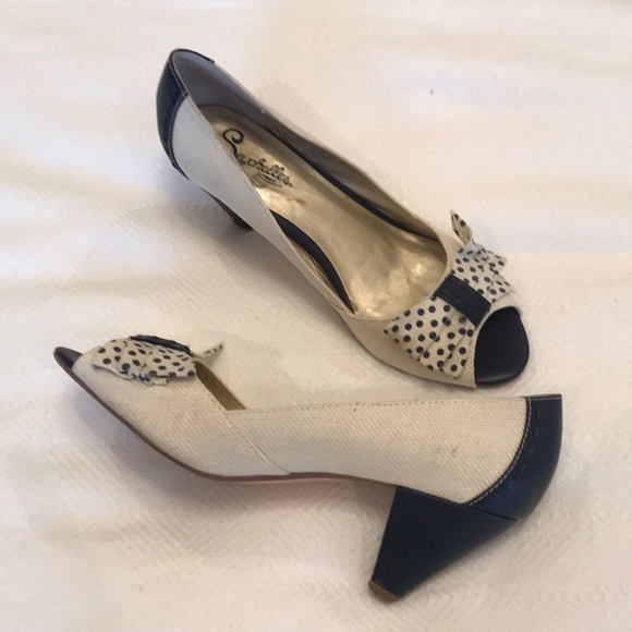 Navy & Linen peep toe pumps with polka-dot bow - Picture 2 of 7